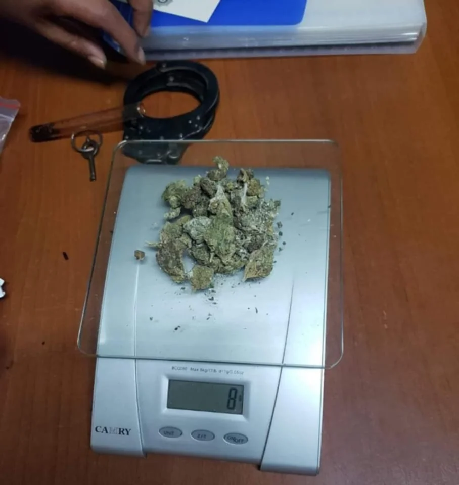 Joven marihuana.